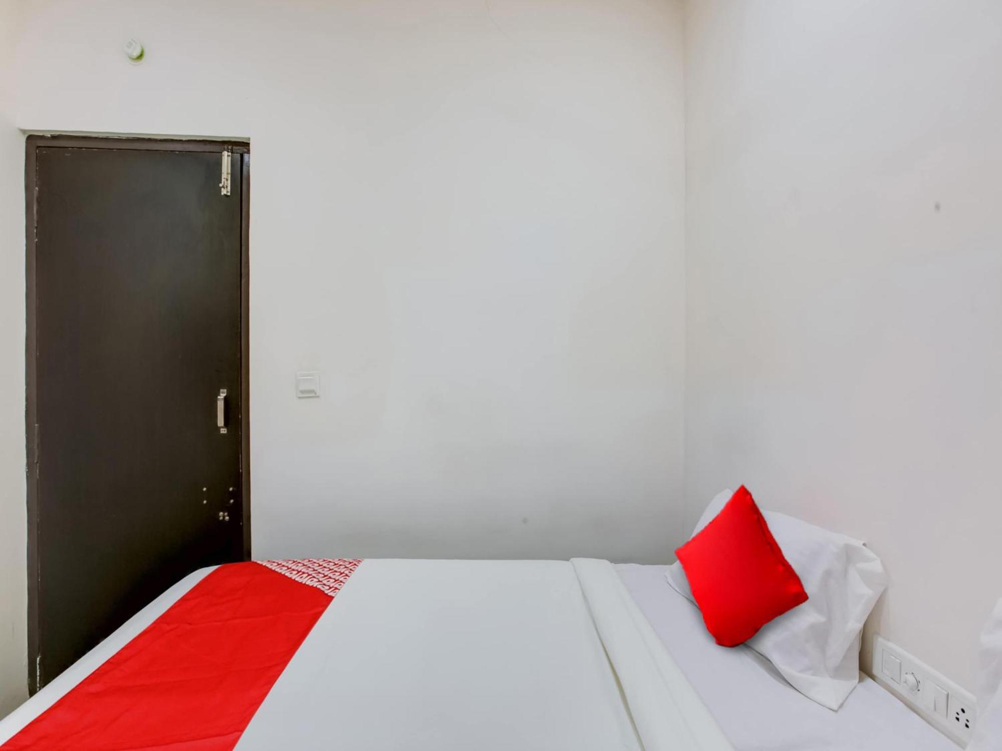 Hotel O Manjushree Boarding & Lodging Nearby Dr.Br Ambedkar Stadium Basveshwar Nagar Бангалор Экстерьер фото