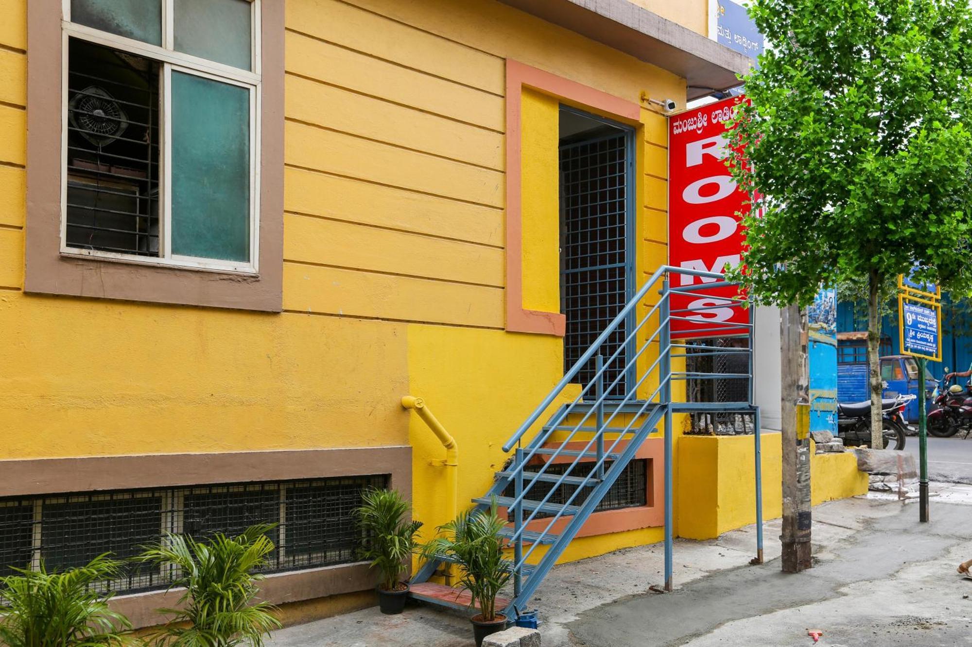 Hotel O Manjushree Boarding & Lodging Nearby Dr.Br Ambedkar Stadium Basveshwar Nagar Бангалор Экстерьер фото